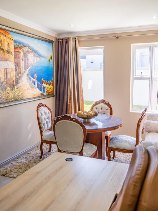 4 Bedroom Property for Sale in Kingswood Golf Estate Western Cape